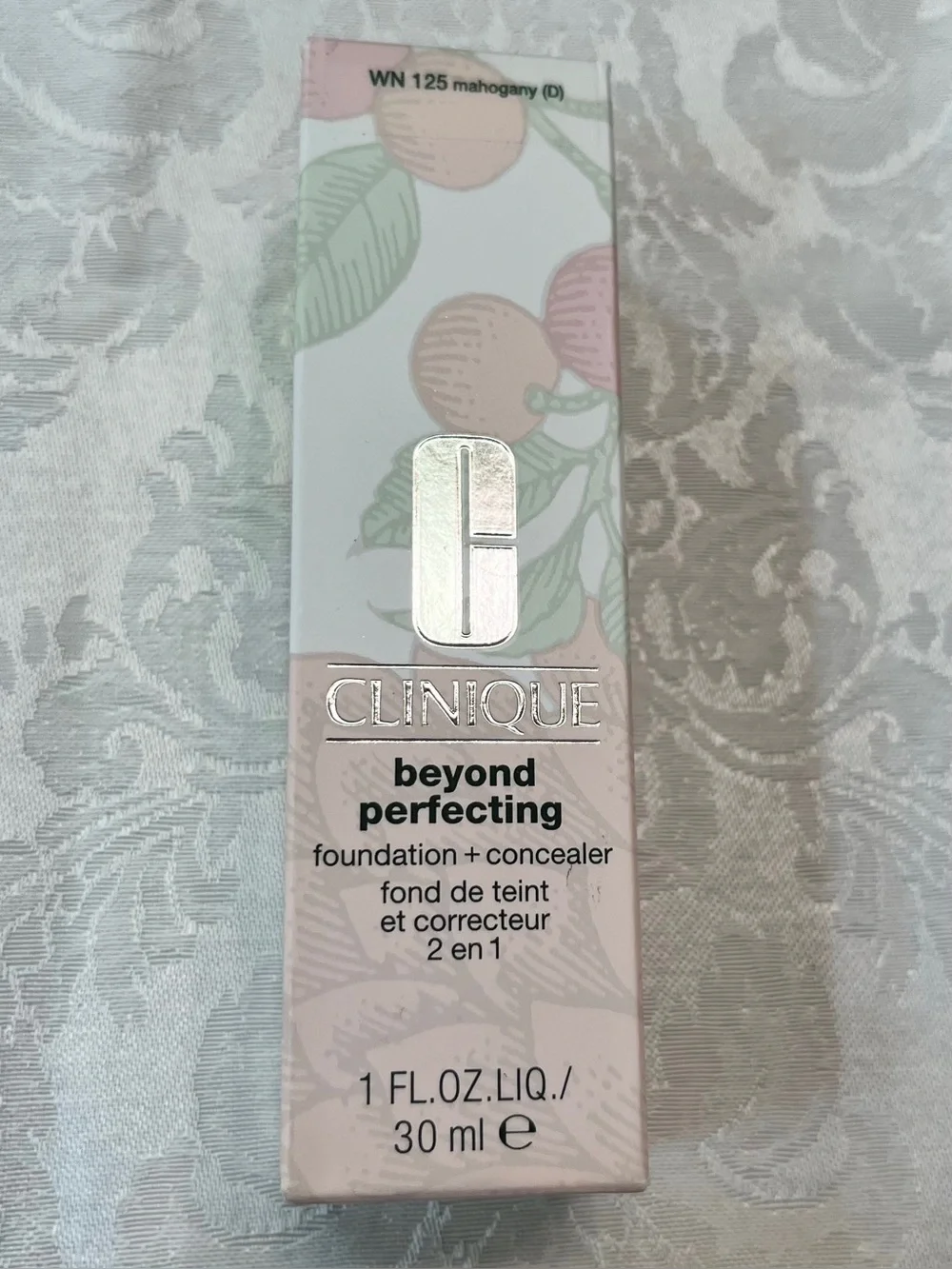 💕 5 for $25 💕 Clinique Beyond Perfecting Foundation + Concealer in Mahogany